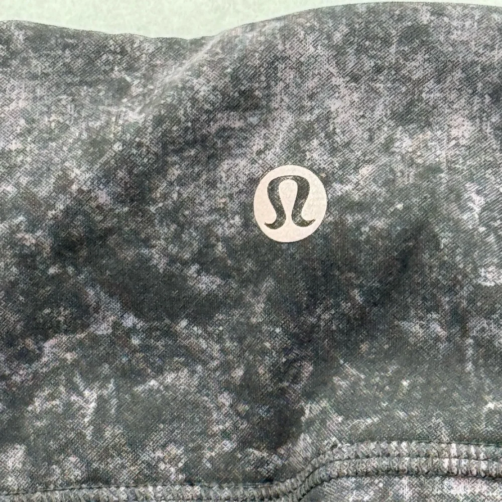 Lululemon Invigorate High-Rise Crop 23